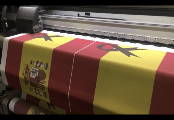 Bandera crespón negro, indica que bandera quieres en notas adicionales - Imagen 2